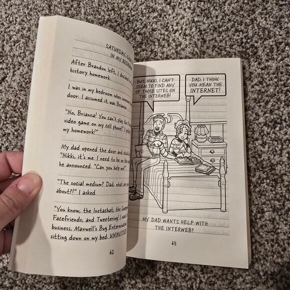 Dork Diaries Crush Catastrophe #12 Paperback by Rachel Renee Russell - Picture 4 of 5